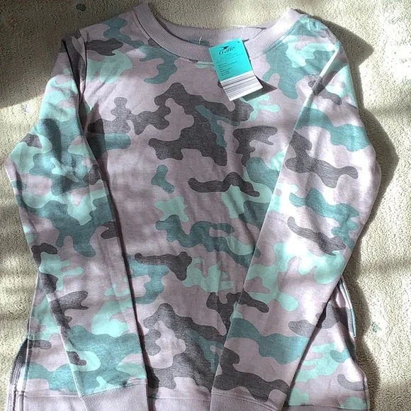 Crane Aldi’s Camo Athleisure Shirt SZ M NWT - Picture 2 of 6